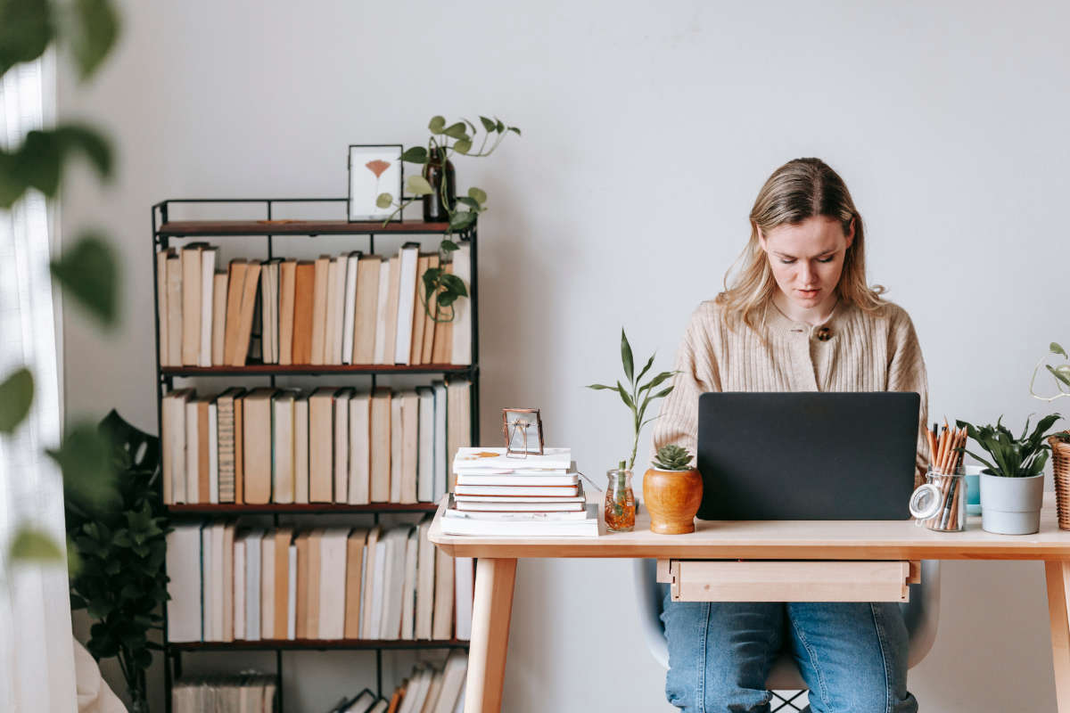 public relations assistant job description